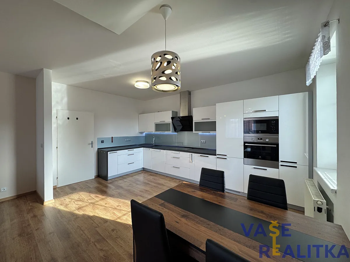 Pronájem bytu 3+kk 95 m²
